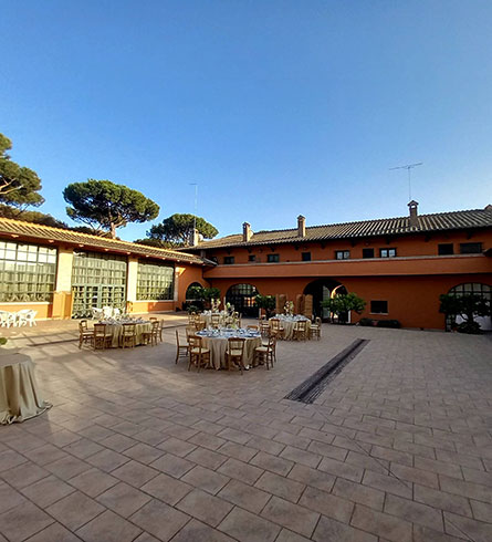 Foto La Corte Esterna de La Corte di Arenaro